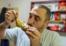 Já é possível produzir carne de frango sem matar aves