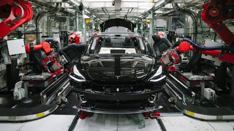 tesla-model-3-factory-747×420