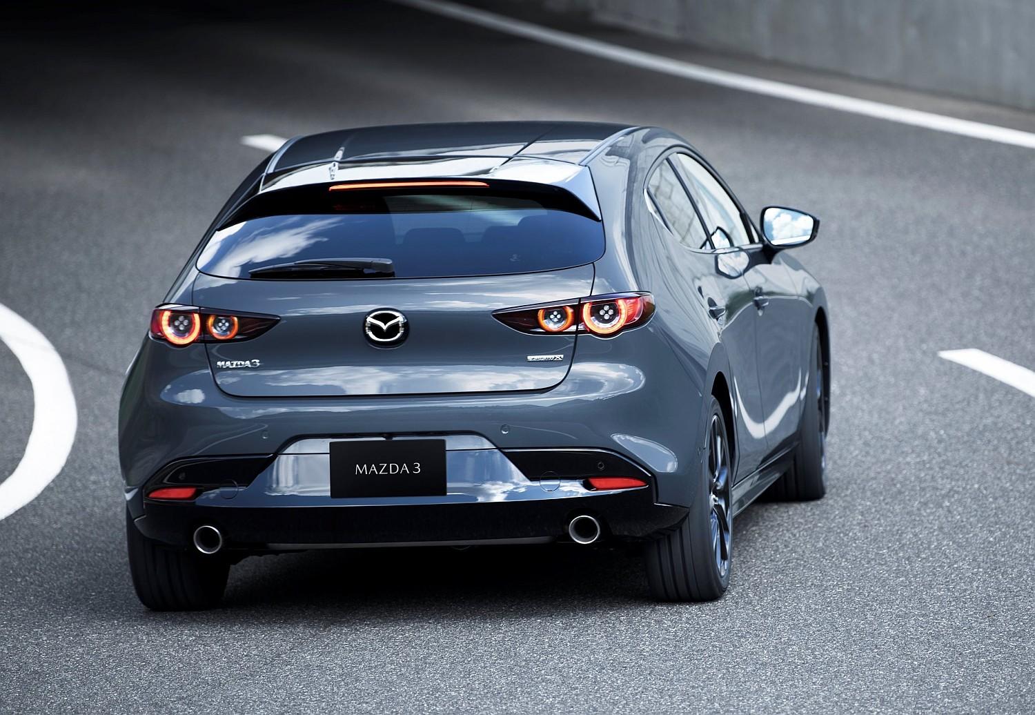 11_All-New-Mazda3_5HB_EXT_Polymetal-Gray-Metallic_lowres