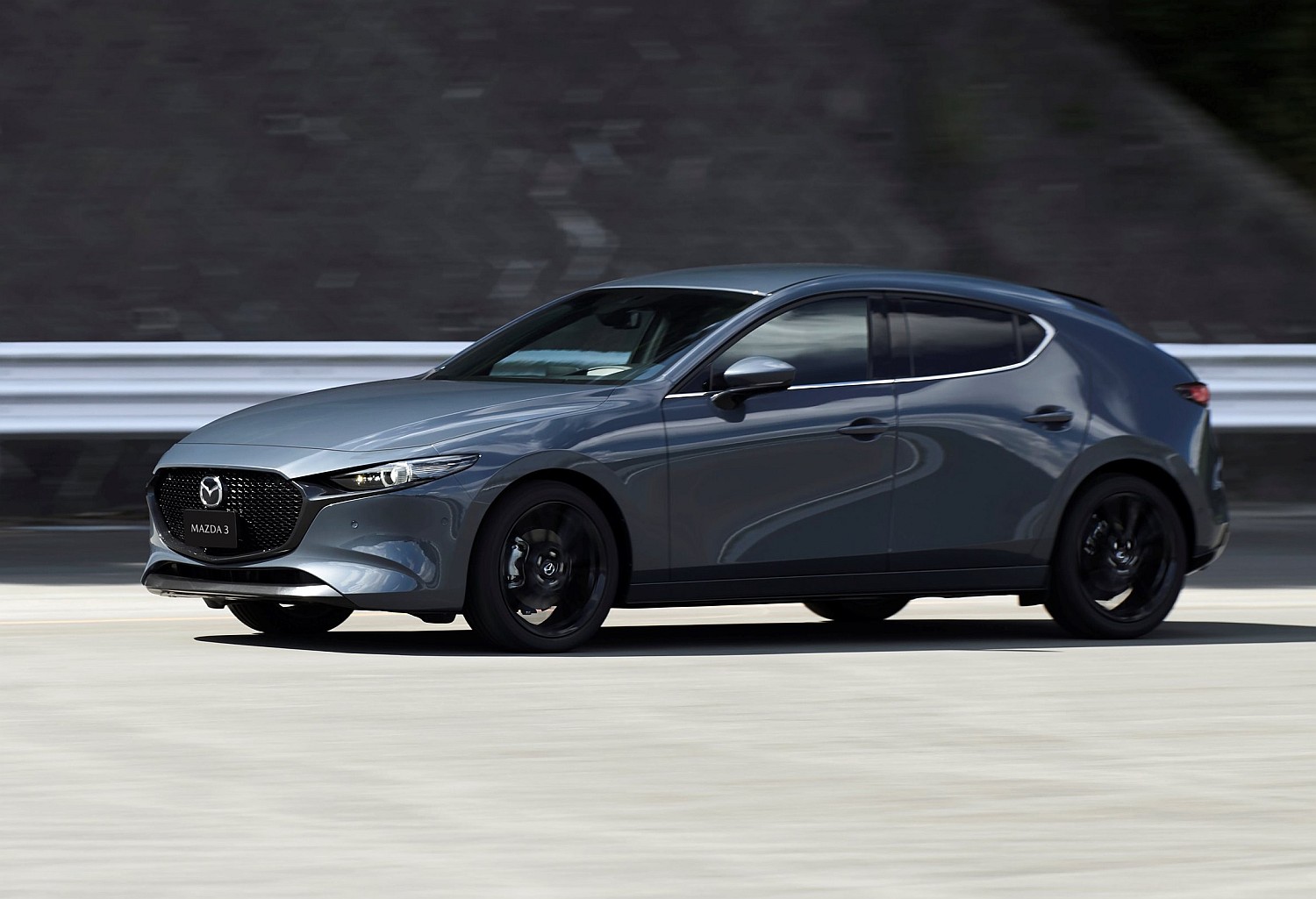 12_All-New-Mazda3_5HB_EXT_Polymetal-Gray-Metallic_lowres