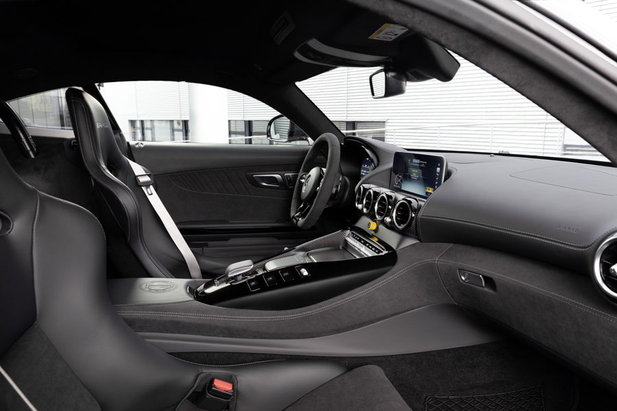 Der neue Mercedes-AMG GT und AMG GT R PRO: Nachgeschärft und noch agilerThe new Mercedes-AMG GT and AMG GT R PRO: Further honed and even more agile