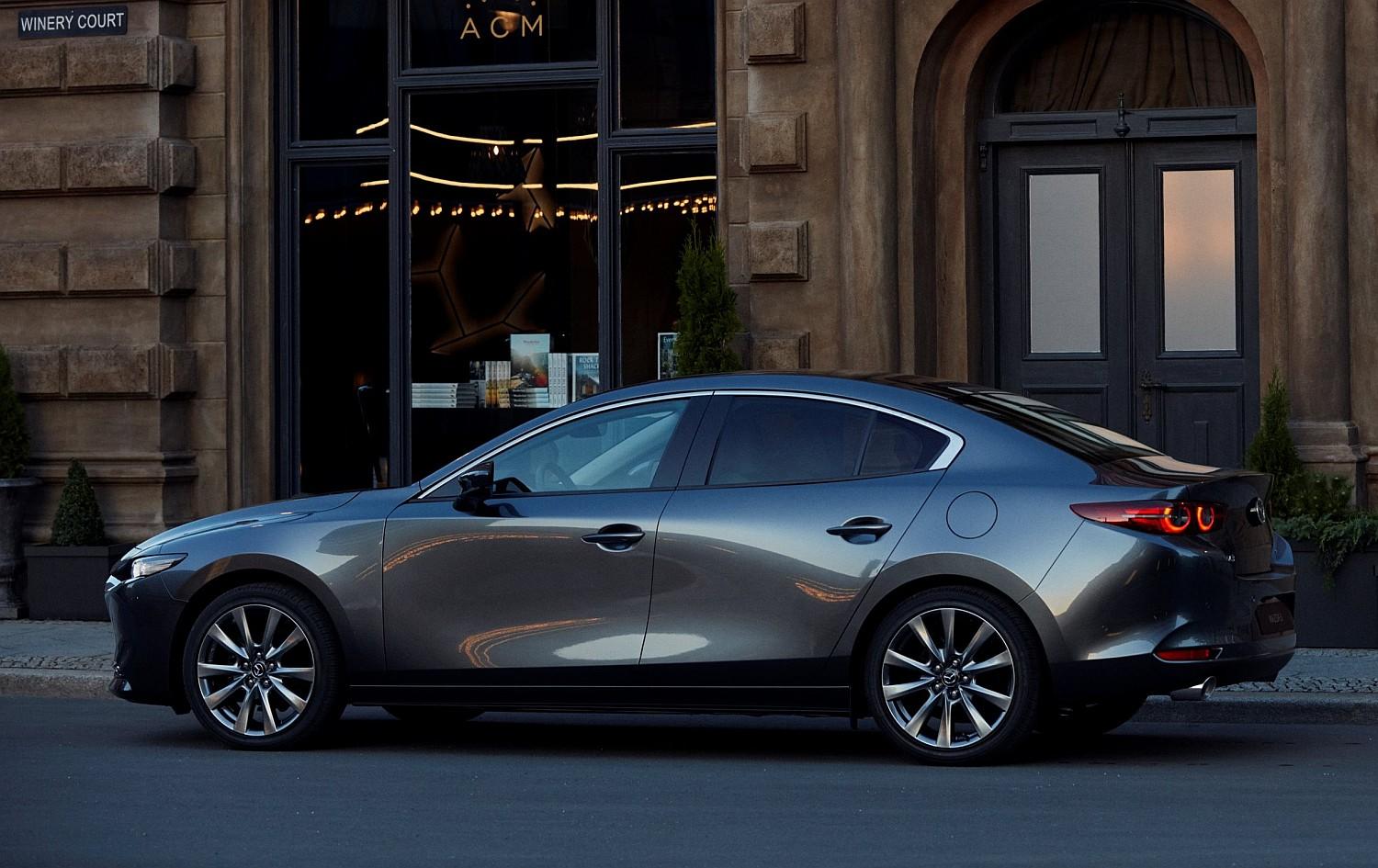 19_All-New-Mazda3_SDN_EXT_5_lowres