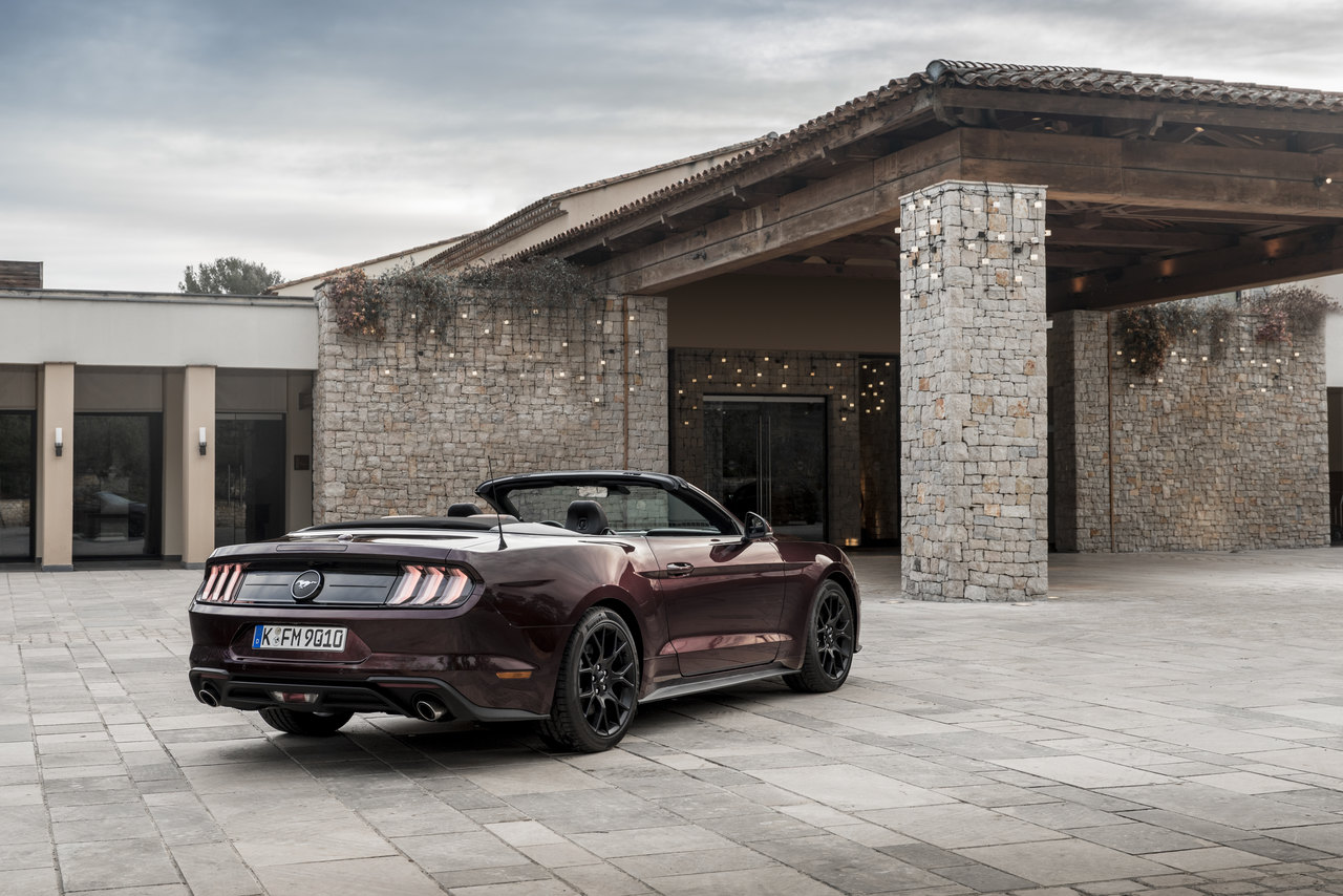 2018FordMustang_Royal_Crimson_002_Easy-Resize.com (1)