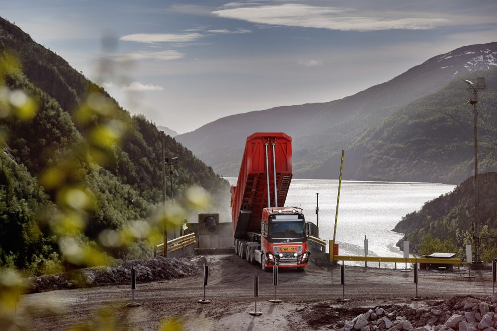 Highres-Volvo-Trucks_Autonomous-Volvo-FH-03