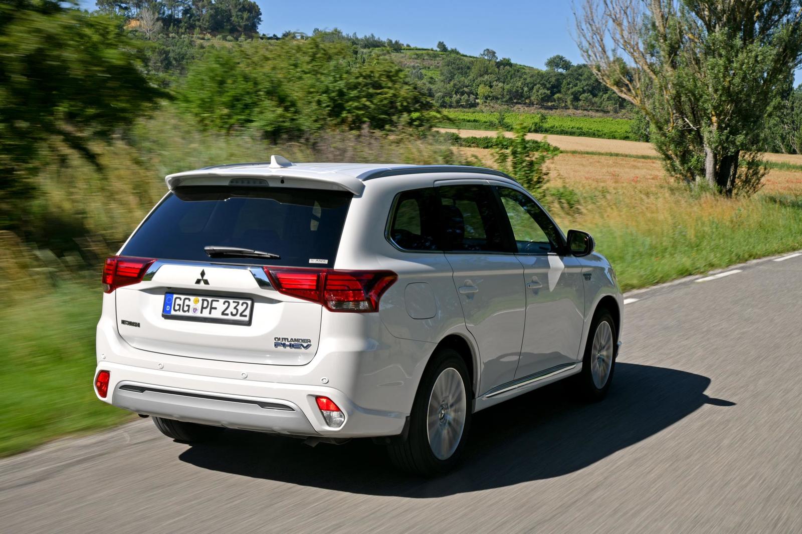 Mitsubishi Outlander_13 (1)