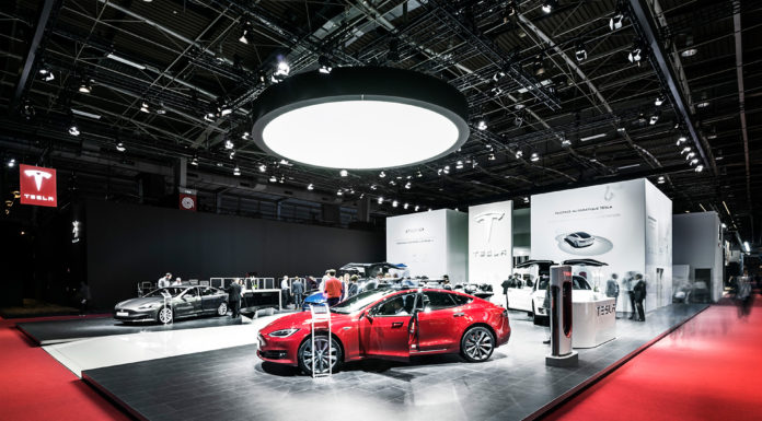 Paris2016_Tesla3-1-696×385