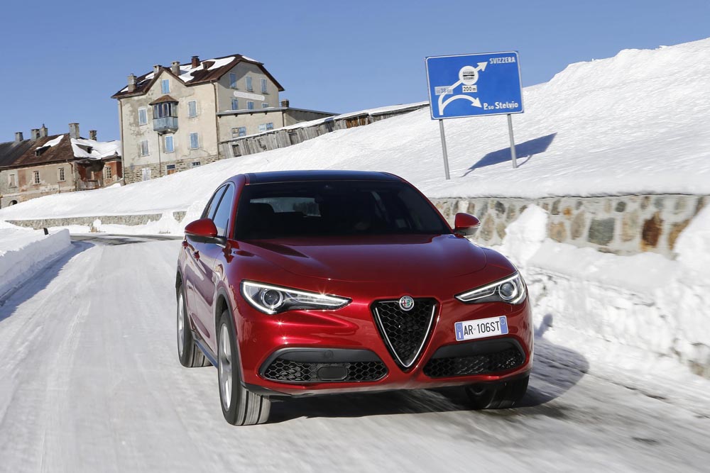 170222_Alfa-Romeo_Stelvio_01
