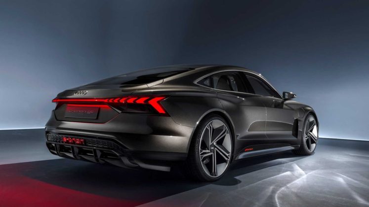 2019-audi-e-tron-gt-concept-12-747×420