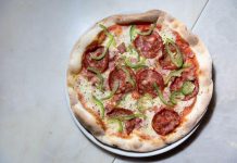 Há uma nova pizaria em Benfica com forno a lenha