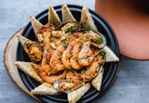 Novas caçarolas de peixe e marisco a três metros do Tejo