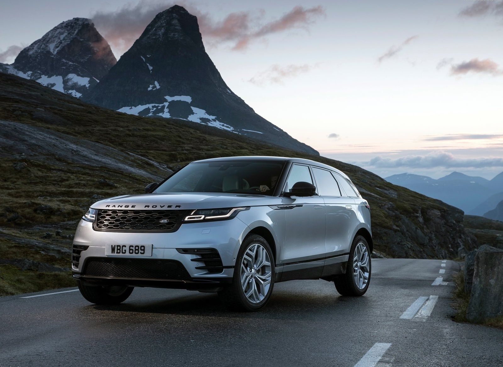 Land_Rover-Range_Rover_Velar-2018-1600-02