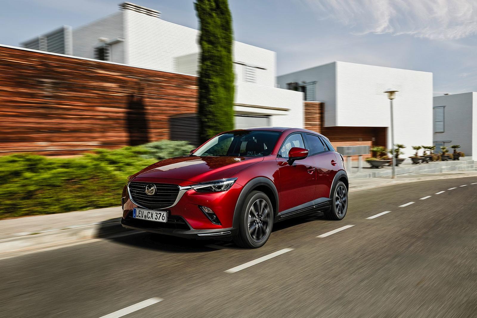 01_2018_MAZDA_CX-3_ACTION_FRONT