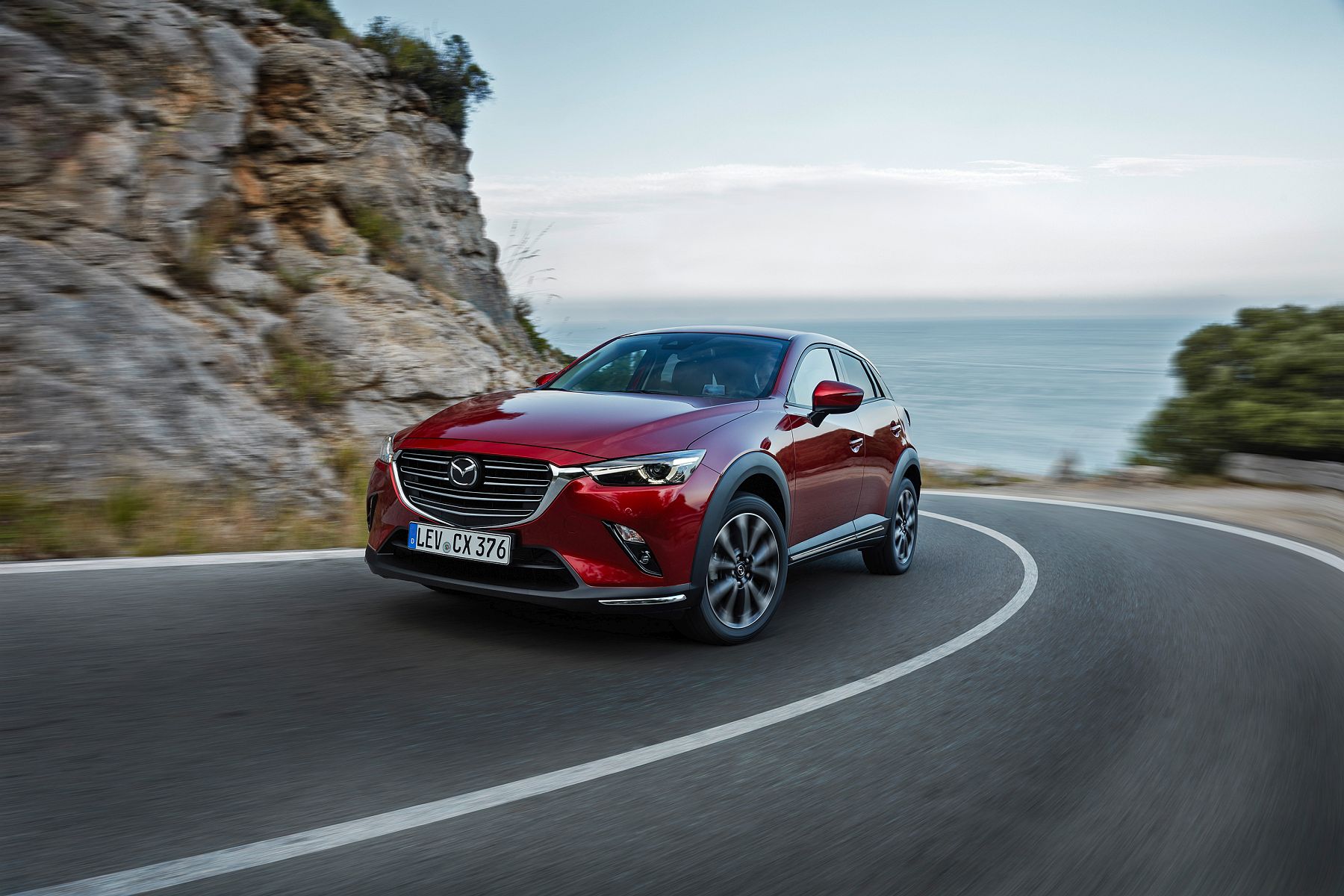 02_2018_MAZDA_CX-3_ACTION_FRONT