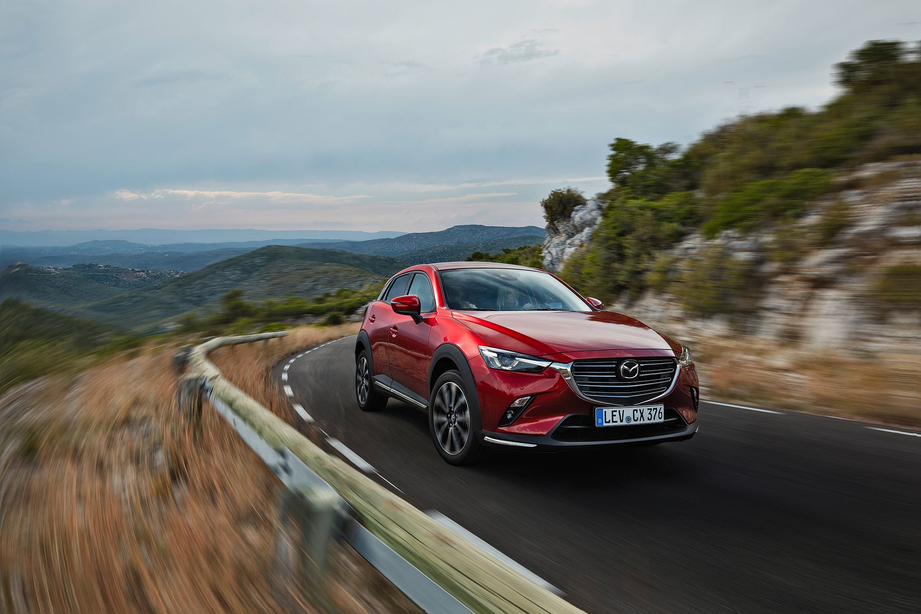 04_2018_MAZDA_CX-3_ACTION_FRONT