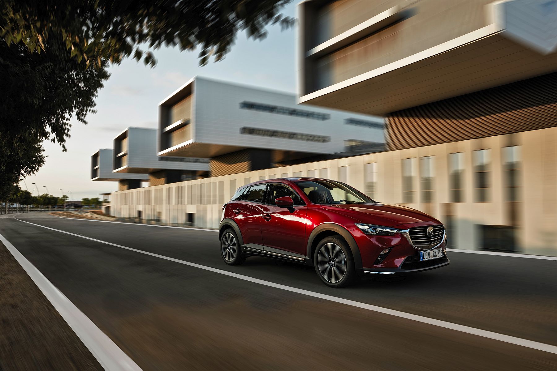 05_2018_MAZDA_CX-3_ACTION_FRONT