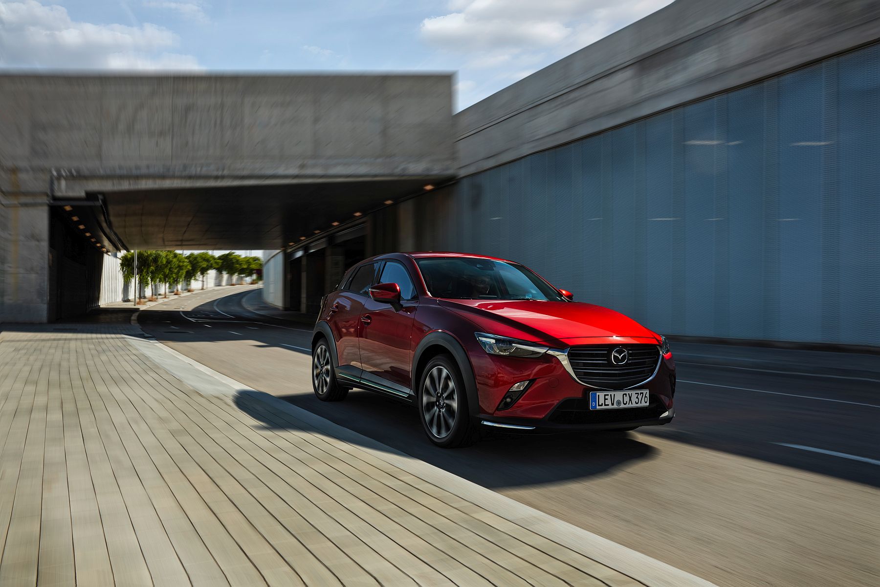 06_2018_MAZDA_CX-3_ACTION_FRONT