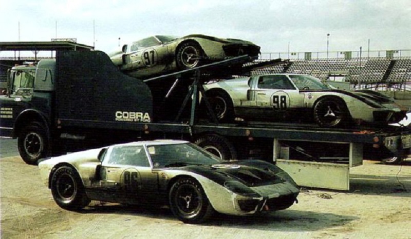 15-vintage-car-carriers-that-you-d-be-insane-to-use-today-1476934525907