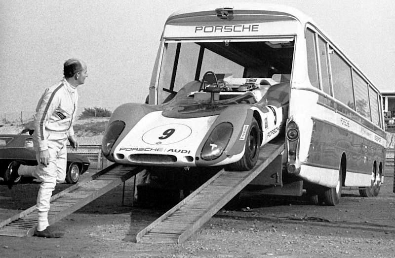 15-vintage-car-carriers-that-you-d-be-insane-to-use-today-1476934526015