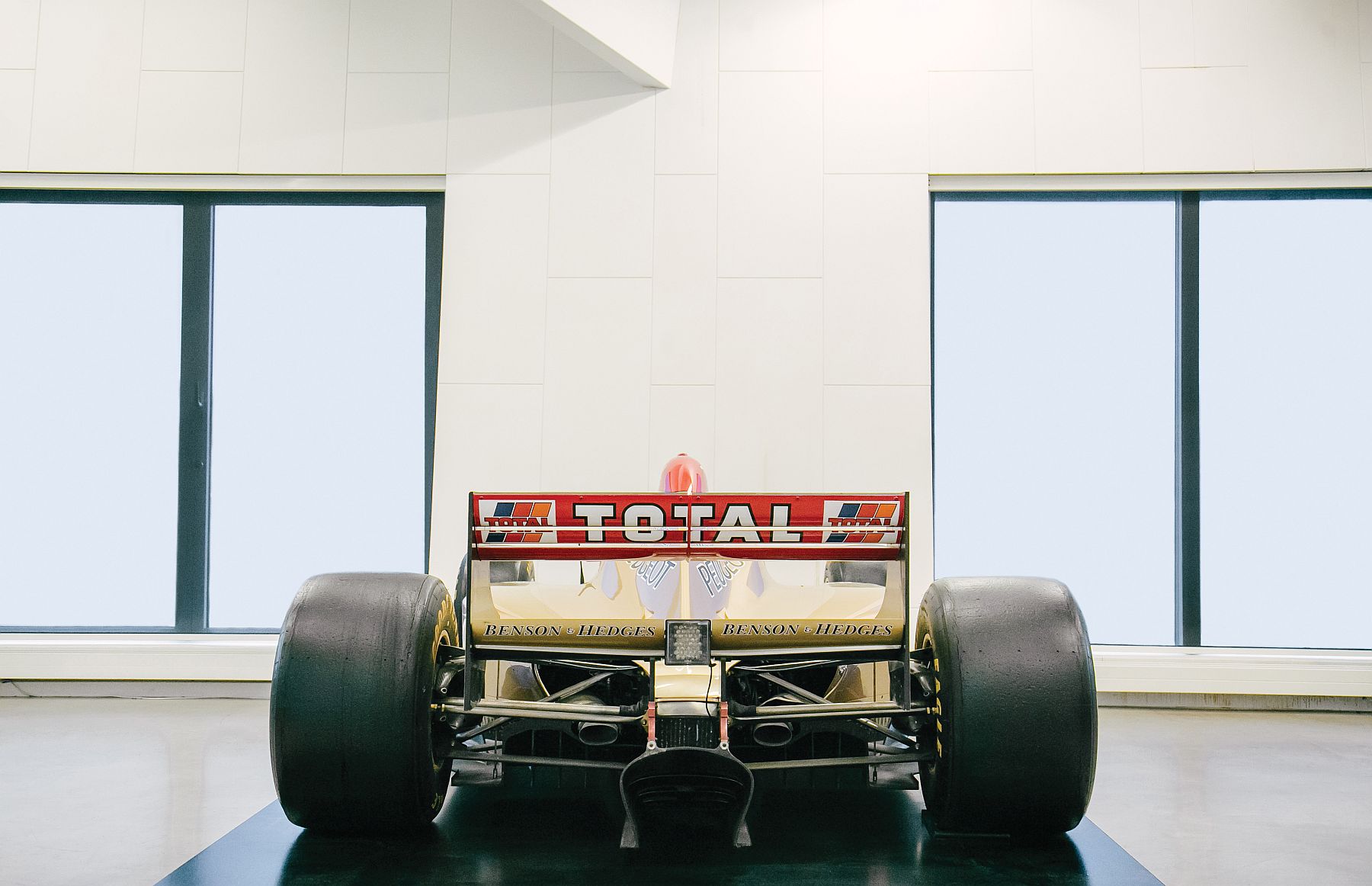 1996-Jordan-196-Formula-1_8