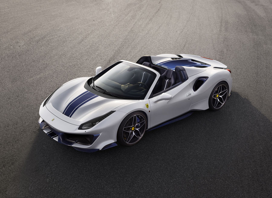 1_Ferrari-Pista-Spider-front-3-4