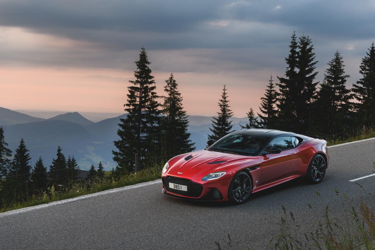 AM_DBS_SUPERLEGGERA__HYPER_RED_007_28075