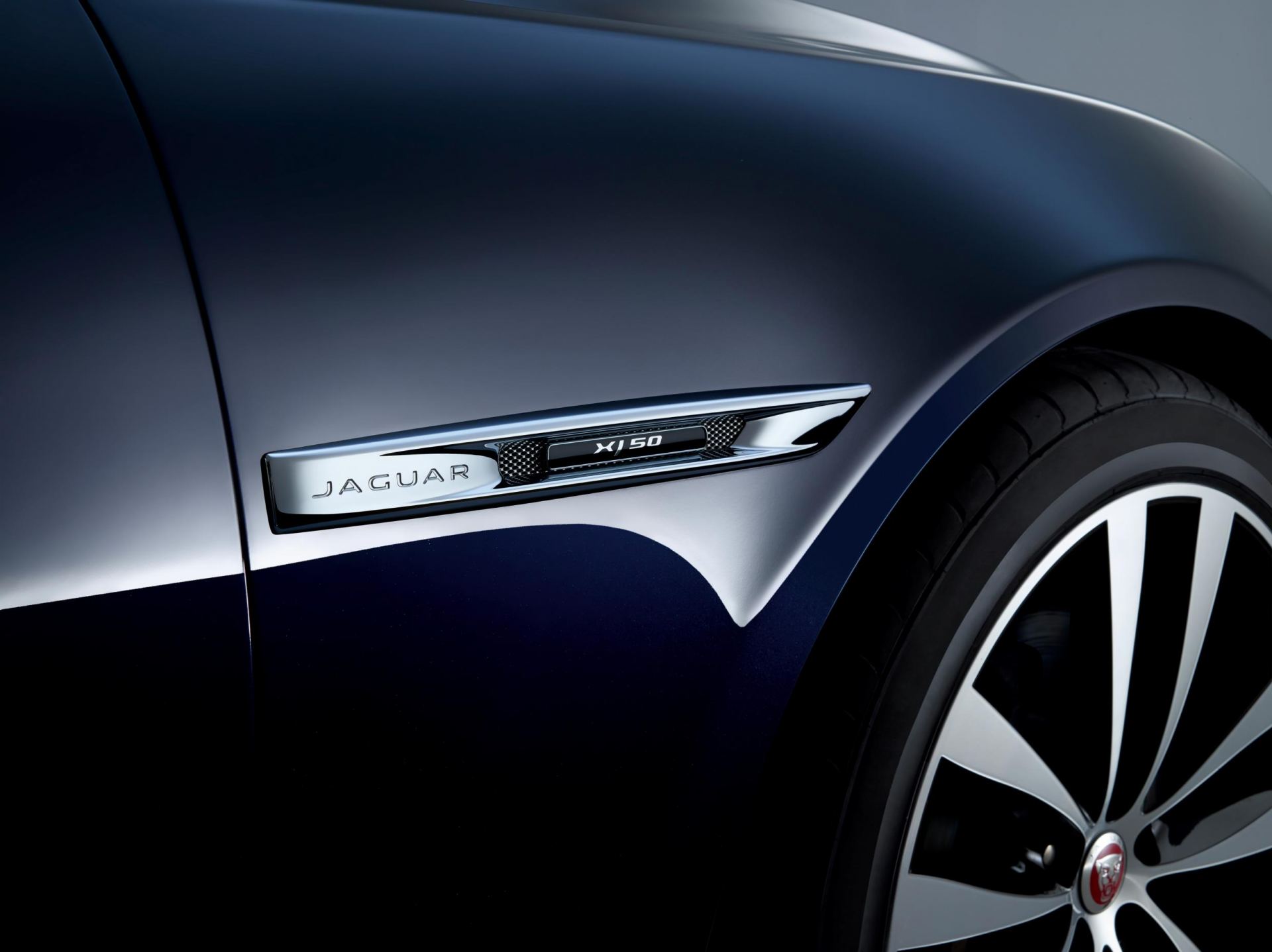 Jag_XJ50_19MY_250418_016_GBL