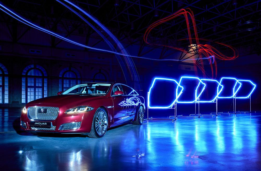 Jaguar-XJ-Game-of-Drones-20-180917_tn