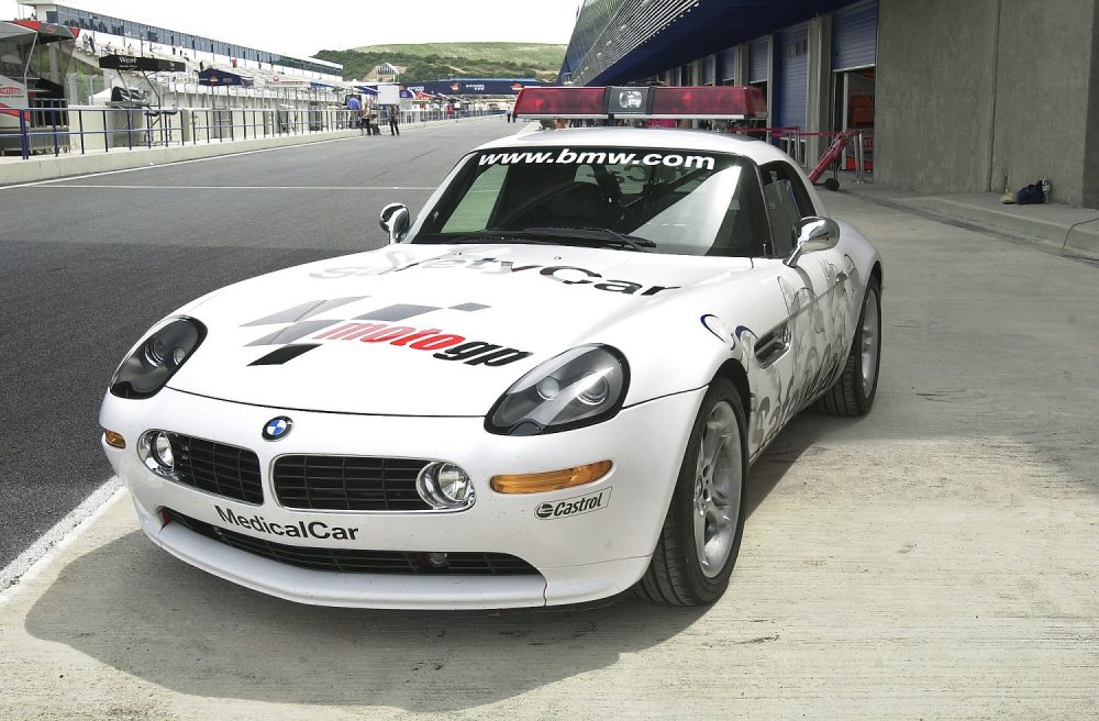 P90145218_highRes_2002-bmw-z8-motogp-s