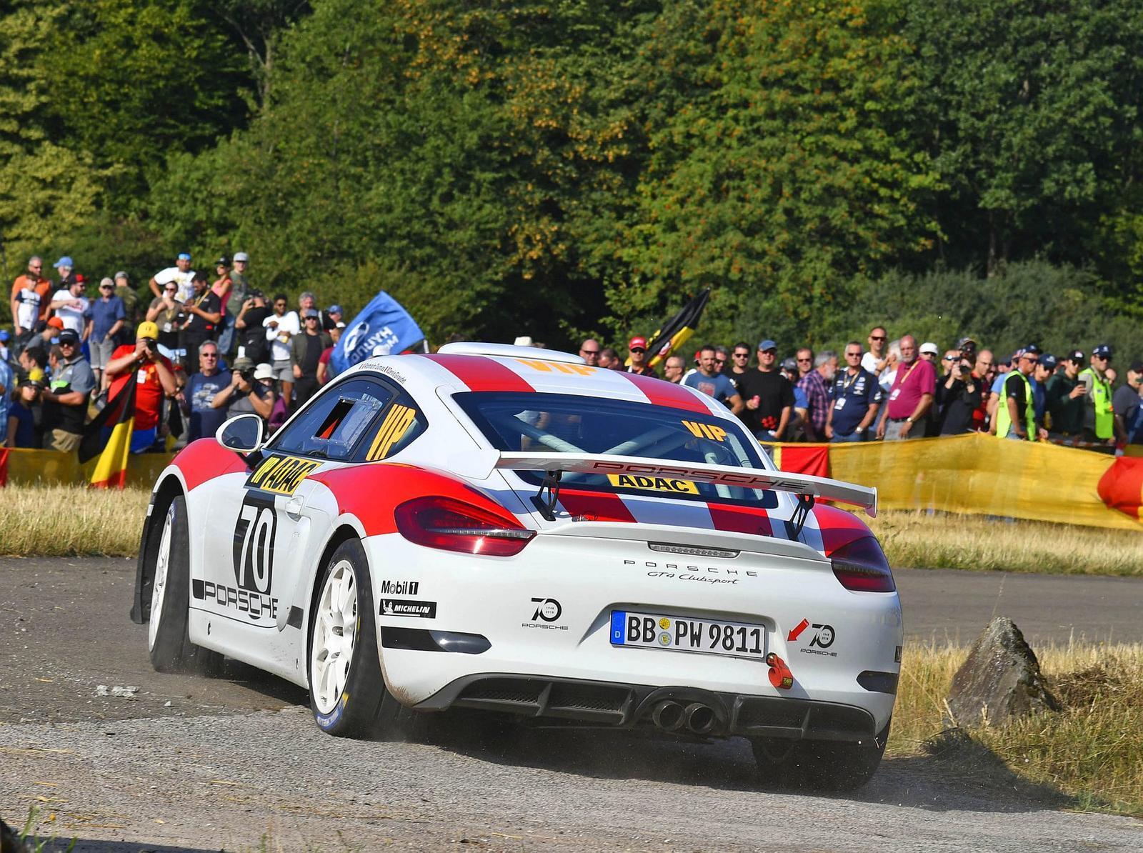 Porsche Cayman GT4 Rallye (2)