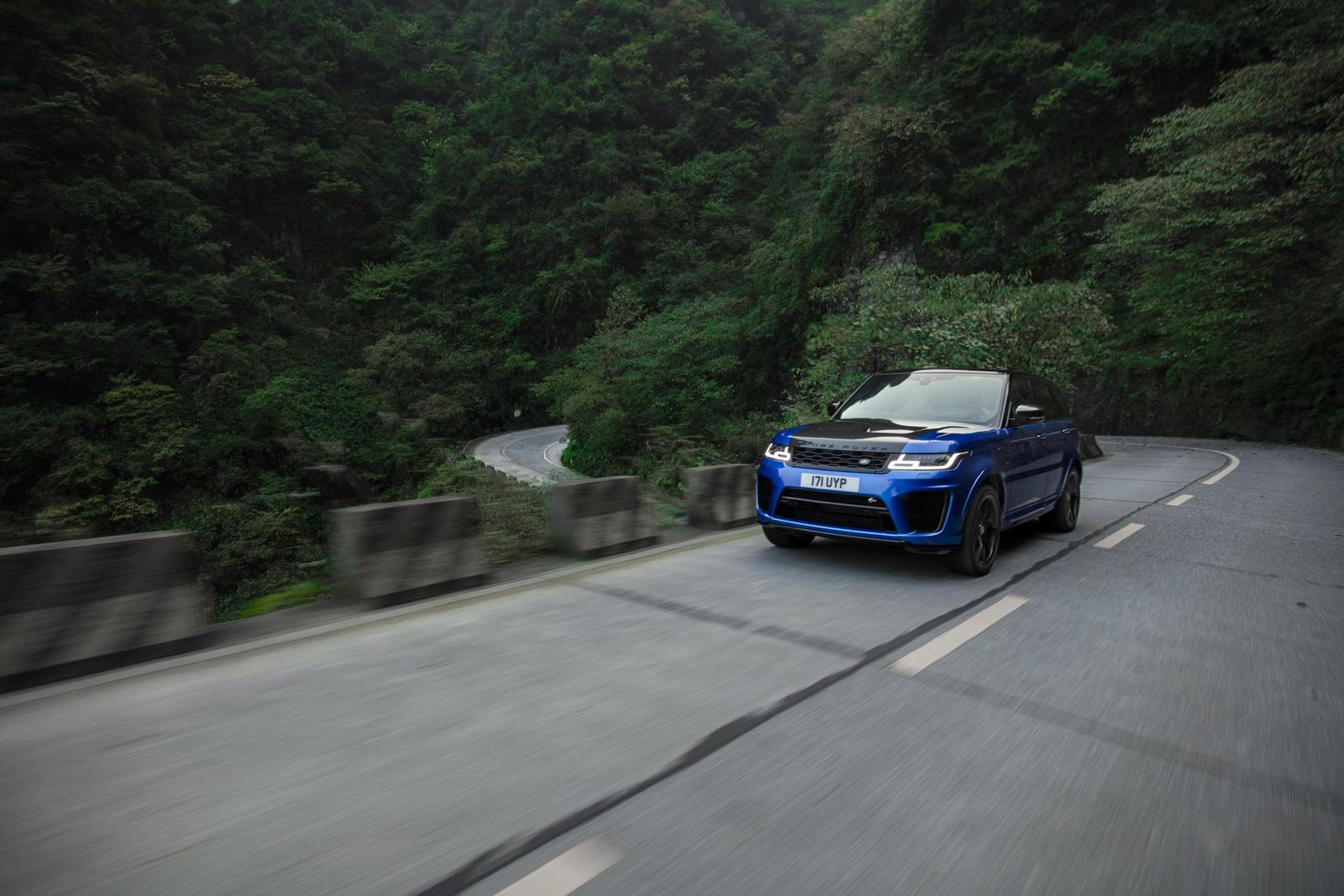 Range-Rover-Sport-SVR-2