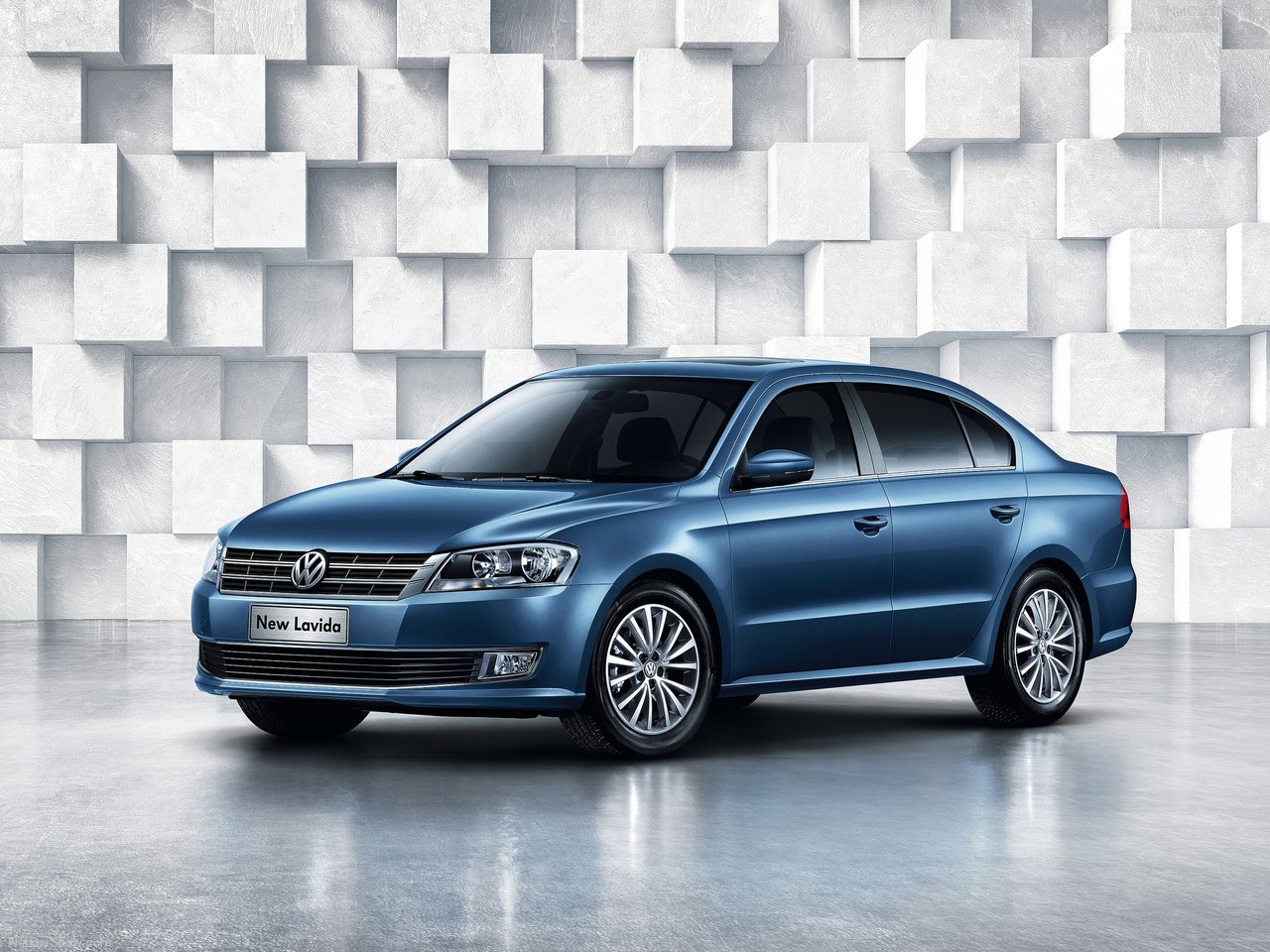 Volkswagen-Lavida-2013-1280-01