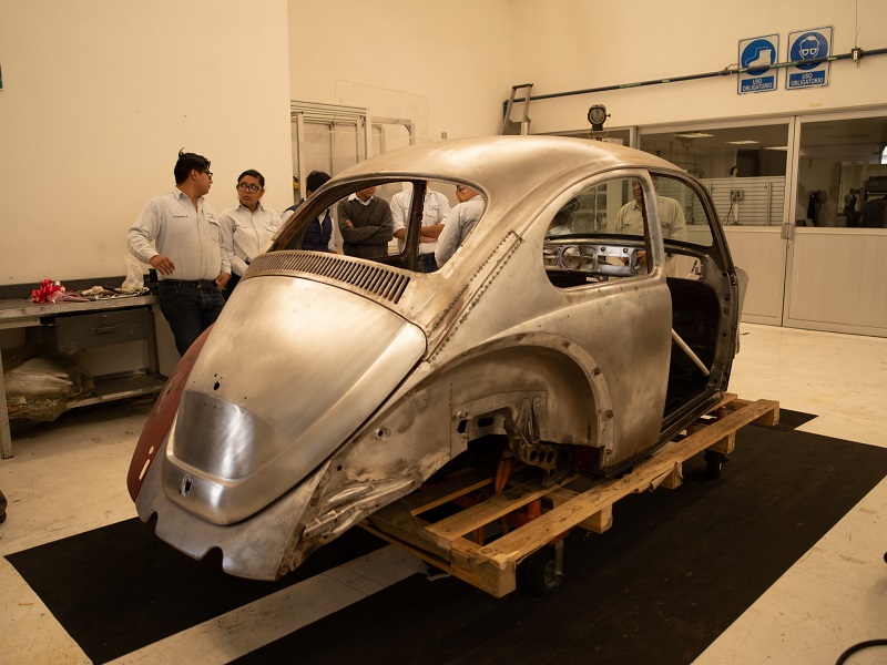 f96b8f70-1966-vw-beetle-restoration-11