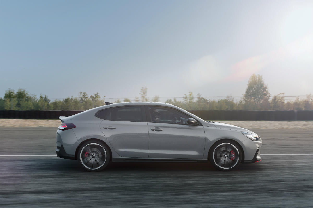 i30_Fastback_N_211