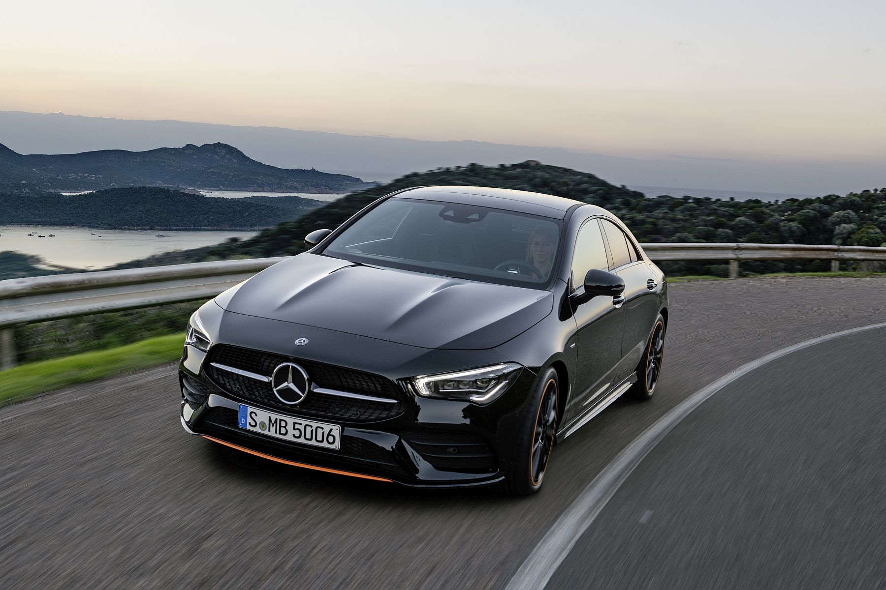 Das neue Mercedes-Benz CLA Coupé: So schön kann automobile Intelligenz sein

The new Mercedes-Benz CLA Coupé: Automotive intelligence can be this beautiful