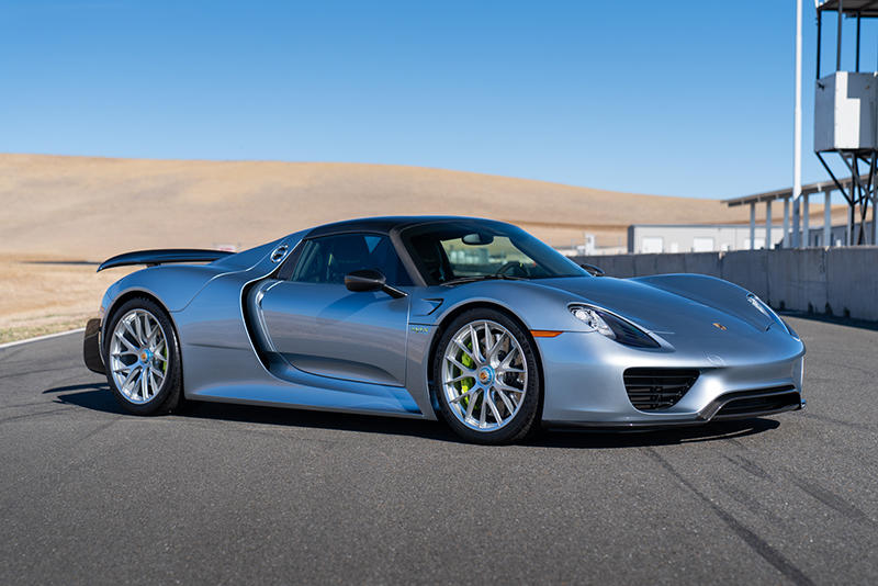 2015_Porsche_918_Spyder_Weissach-13_MM