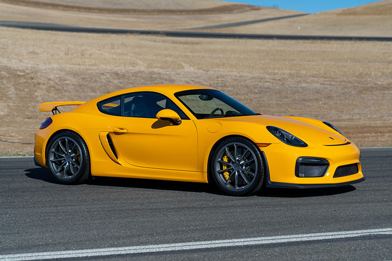 2016_Porsche_Cayman_GT4-16_MM