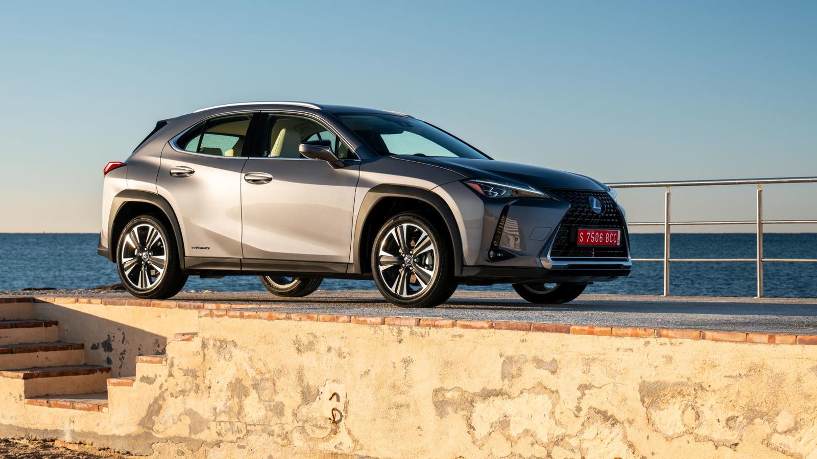 2019-lexus-ux-250h-mercury-grey-06-205905