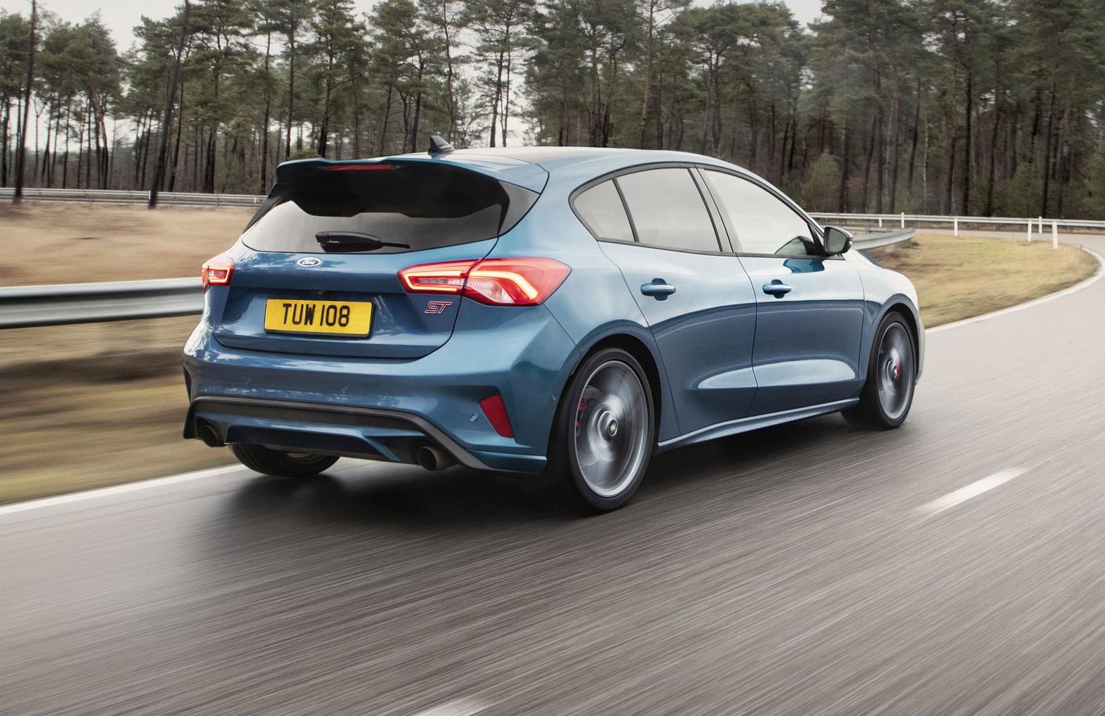 2019_FORD_FOCUS_ST_03