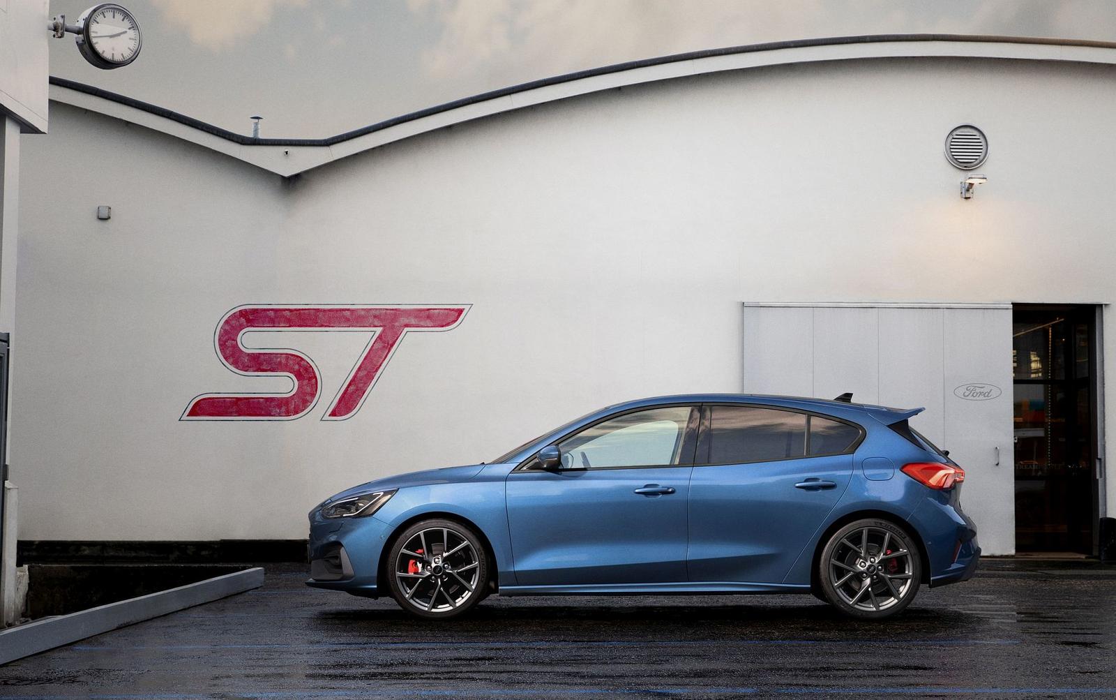 2019_FORD_FOCUS_ST_04