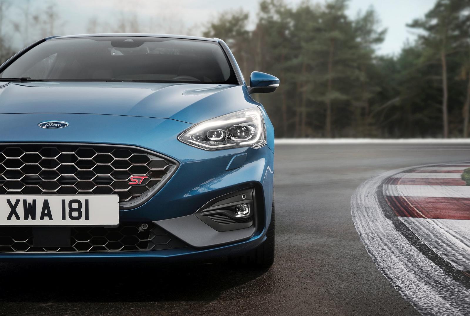 2019_FORD_FOCUS_ST_10