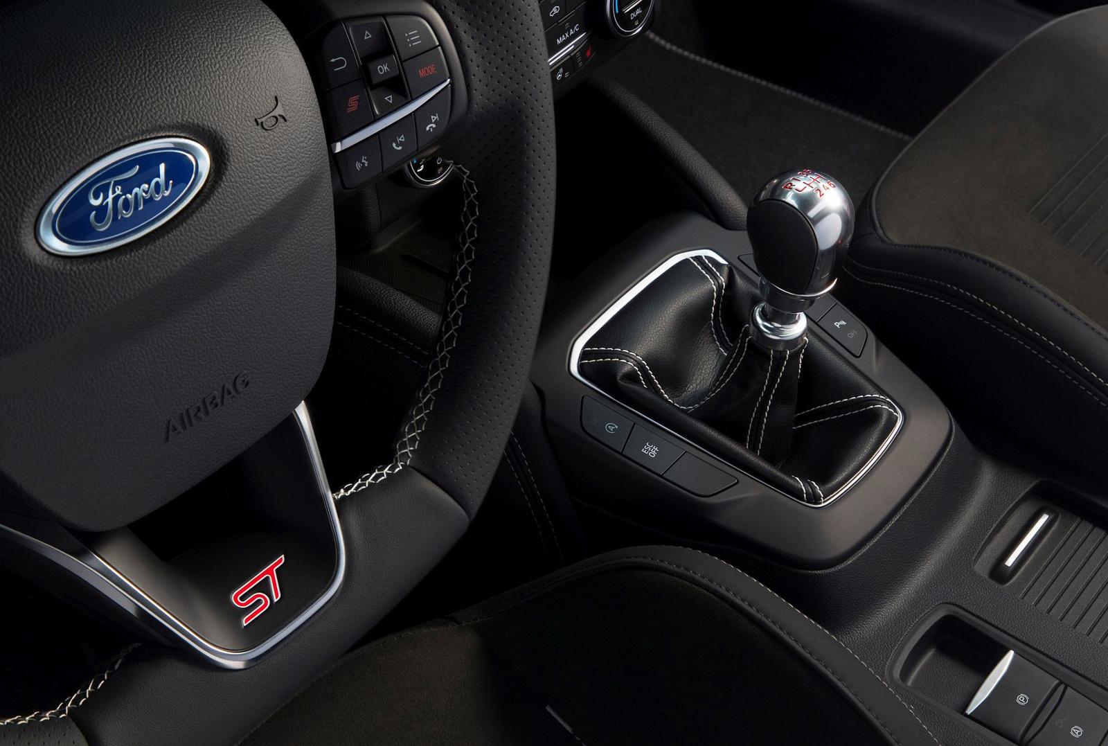 2019_FORD_FOCUS_ST_19