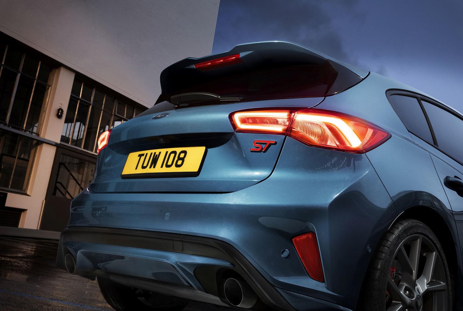 2019_FORD_FOCUS_ST_20