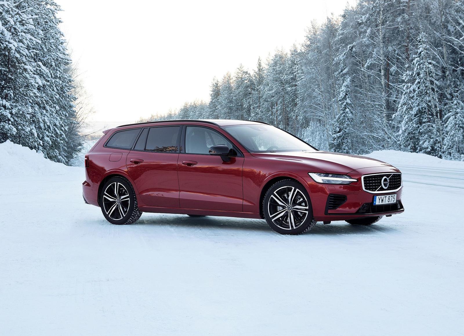 Volvo V60 T8 Test Drive in Luleå, Sweden