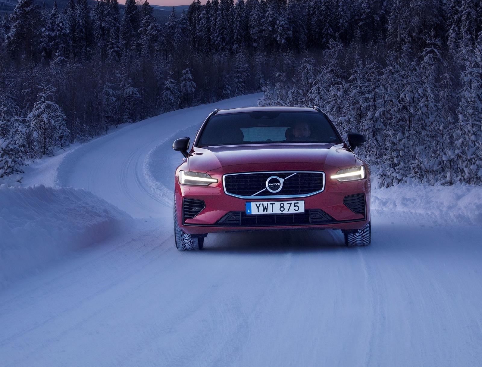 Volvo V60 T8 Test Drive in Luleå, Sweden