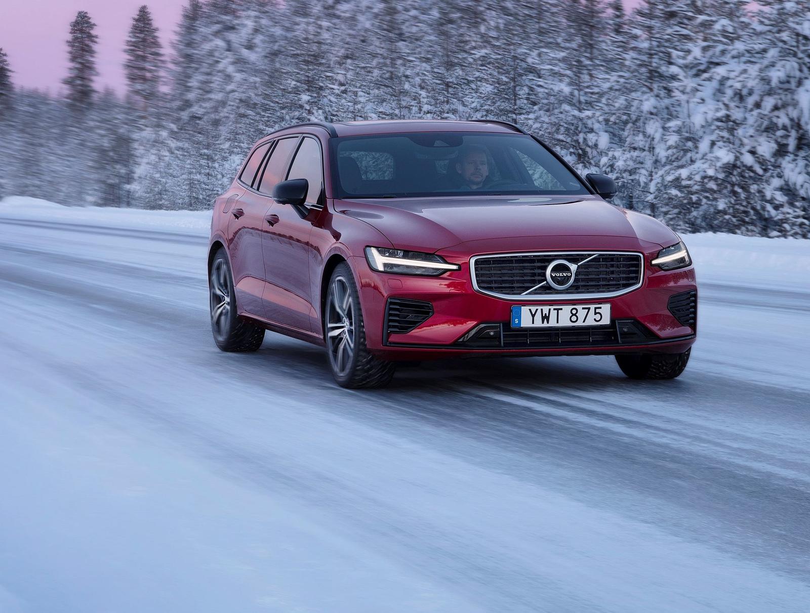 Volvo V60 T8 Test Drive in Luleå, Sweden