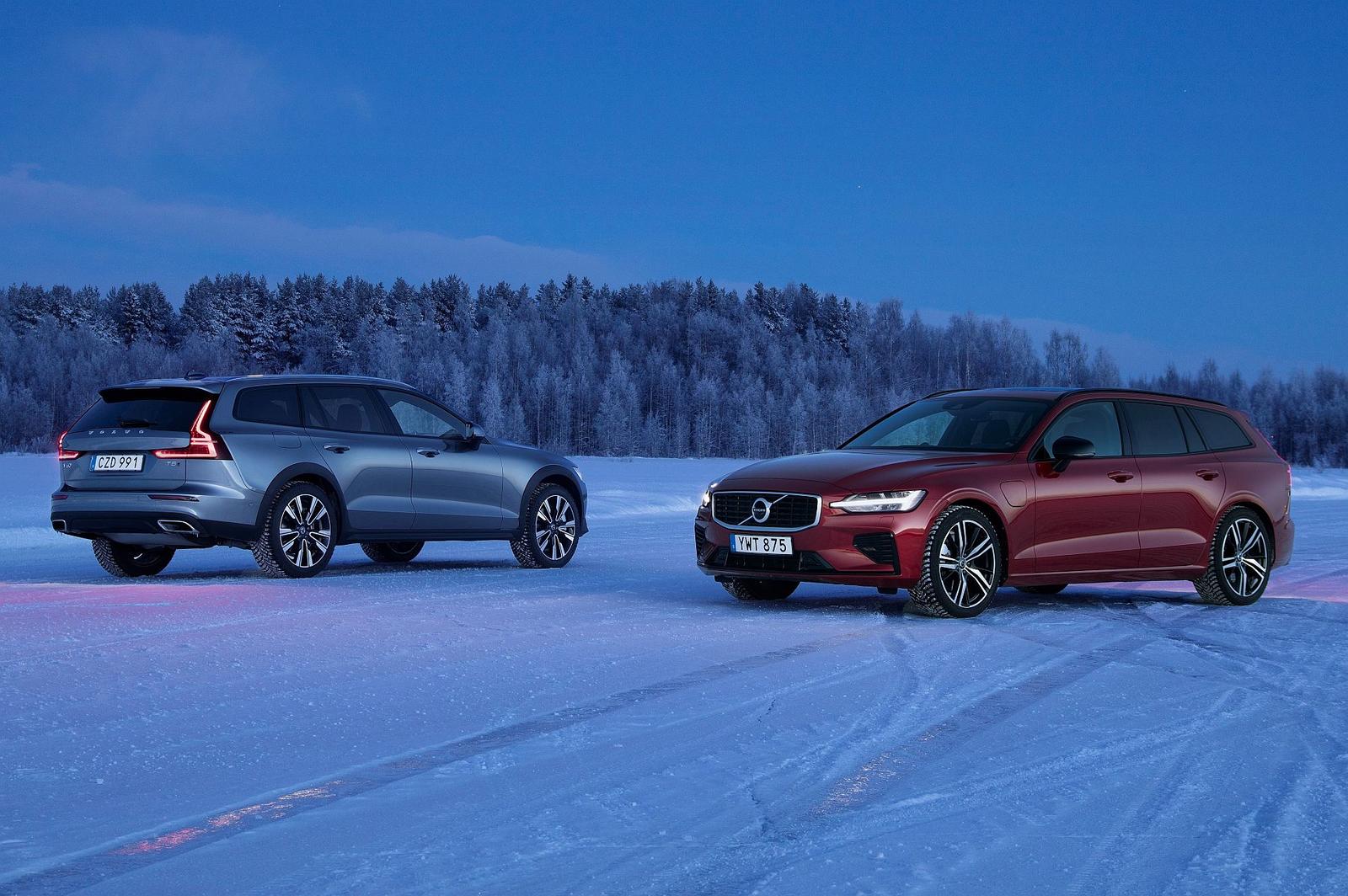 New Volvo V60 Cross Country T5 and New Volvo V60 T8