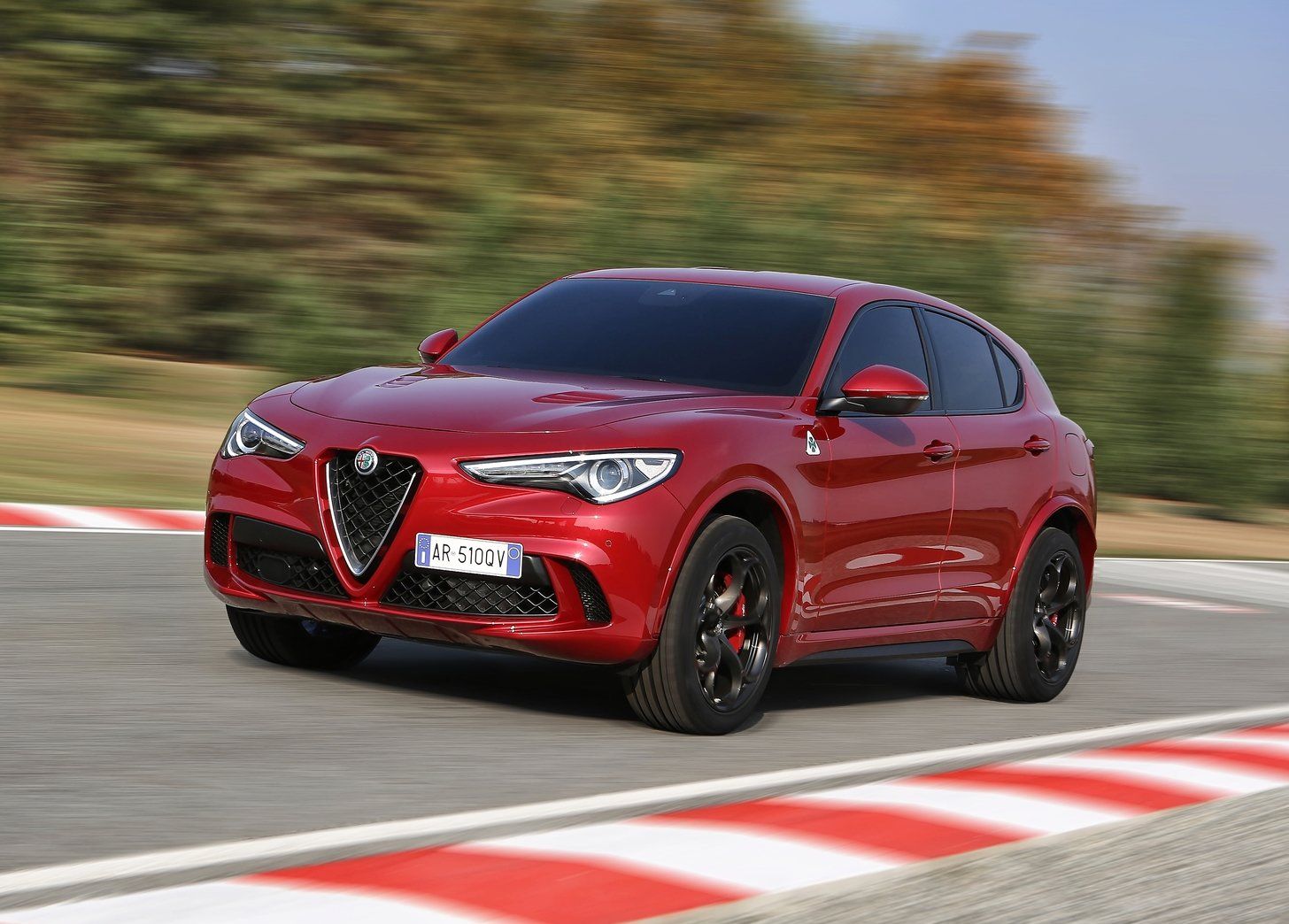 Alfa_Romeo-Stelvio_Quadrifoglio-2018-1600-21