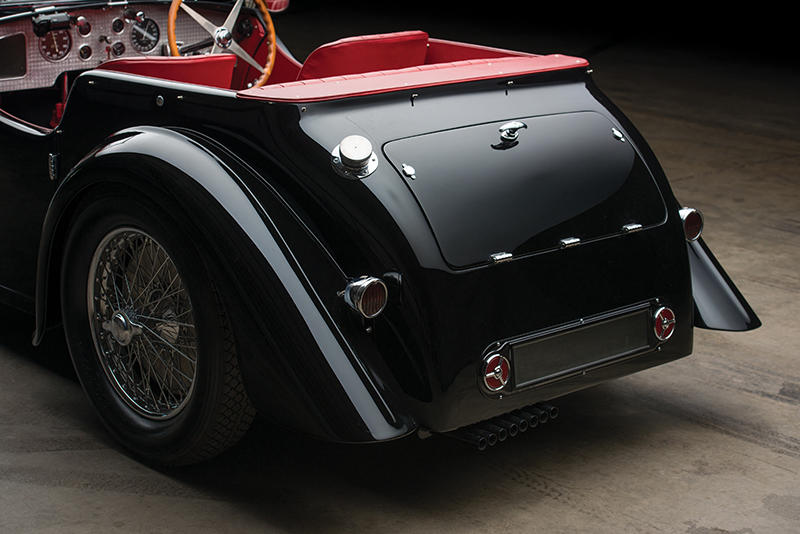 Bugatti-Type-57SC-Tourer_17