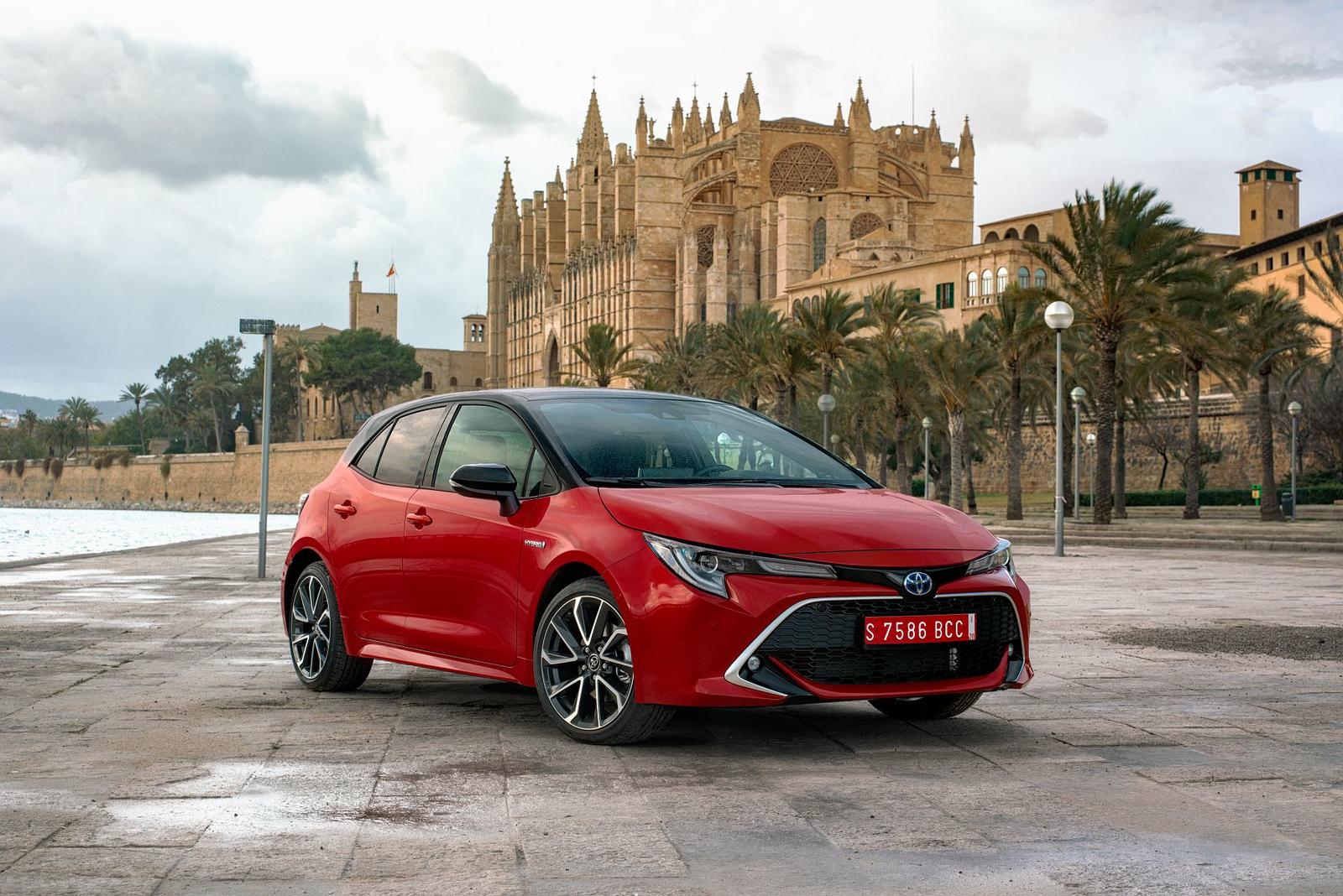 Corolla_HB_2.0L_Red_Bitone_2019_004