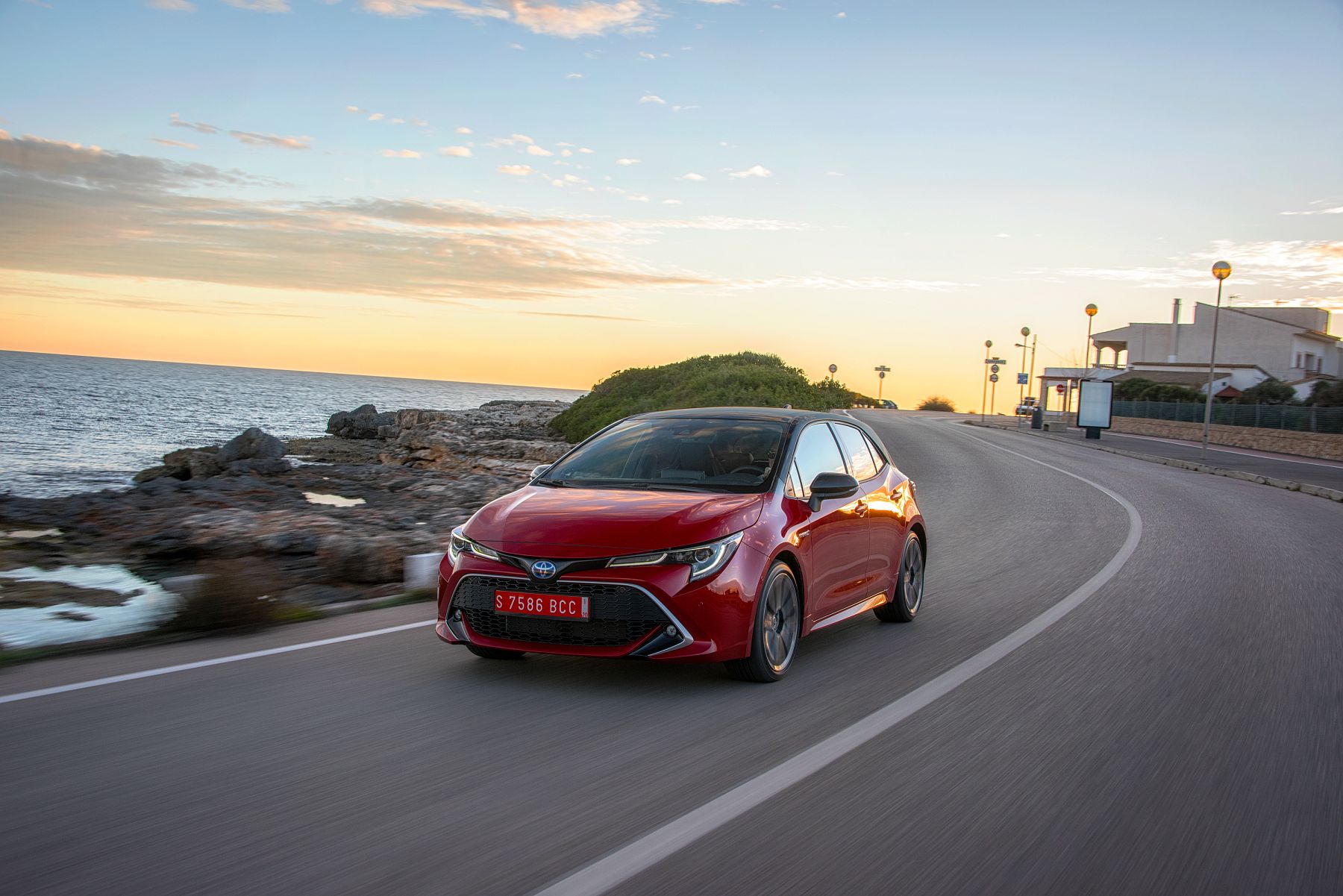 Corolla_HB_2.0L_Red_Bitone_2019_029